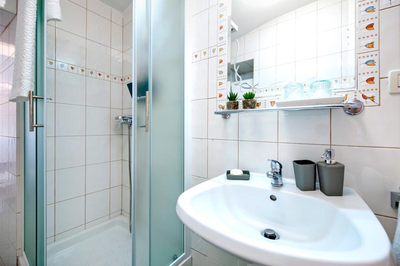 Casa Giuseppina Apartment Ровин Екстериор снимка